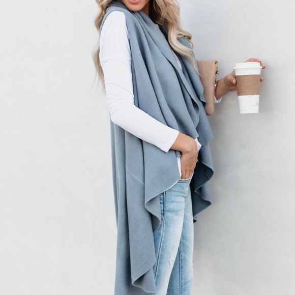 Irresistible Convertible Vest - Picture 7 of 8